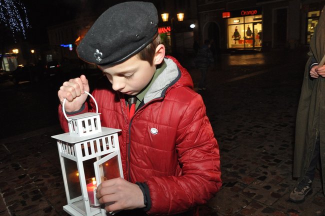 Przynieśli światło pokoju