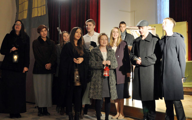 Licealiści w oryginale zagrali ?Opowieść wigilijną?