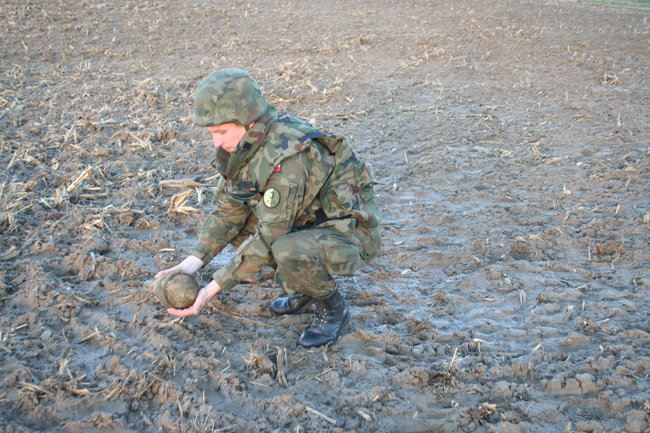 Wieczorny spacer po osiedlu z ?panzerfaustem?