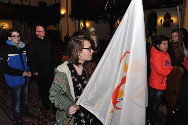 Krzyż podarowany przez Jana Pawła II przyjechał do Świecia