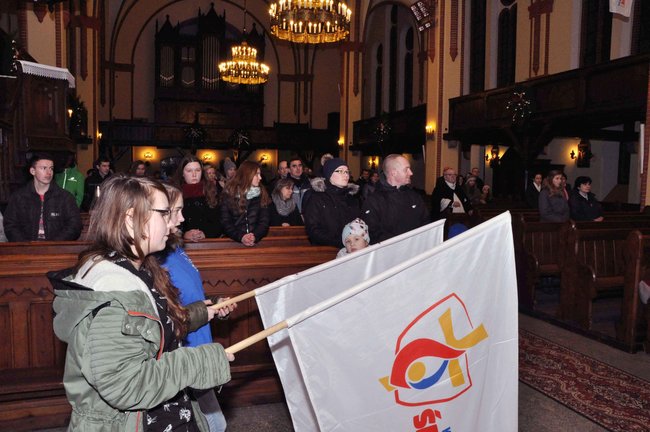 Krzyż podarowany przez Jana Pawła II przyjechał do Świecia