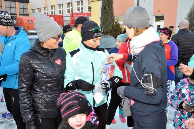 Przez 24-godzinny biegają dla WOŚP