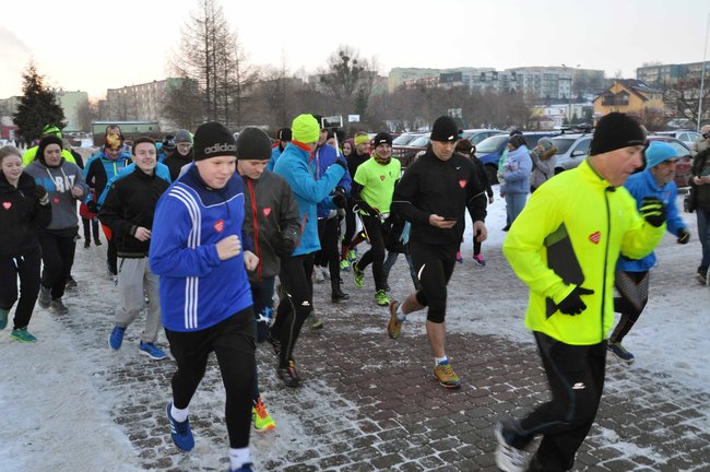 Przez 24-godzinny biegają dla WOŚP