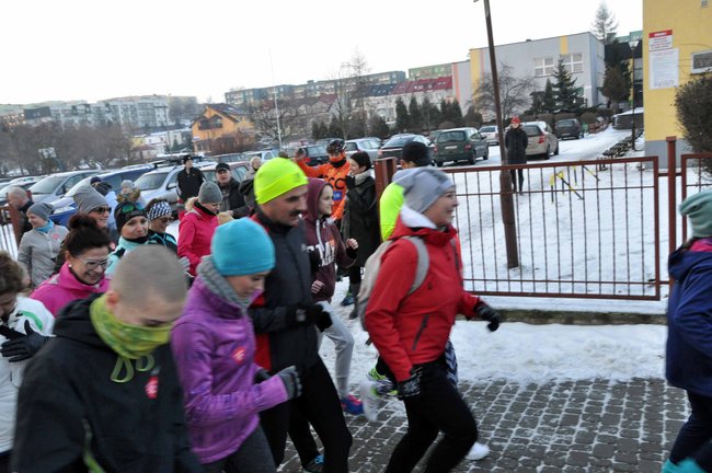 Przez 24-godzinny biegają dla WOŚP