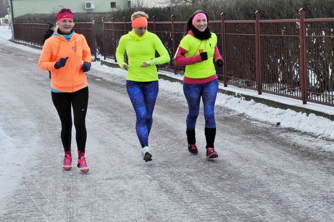 Przez 24-godzinny biegają dla WOŚP