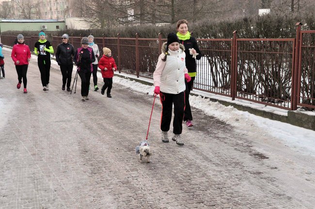 Przez 24-godzinny biegają dla WOŚP
