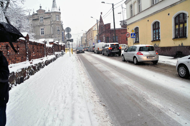 Rano ruch na wielu ulicach stanął