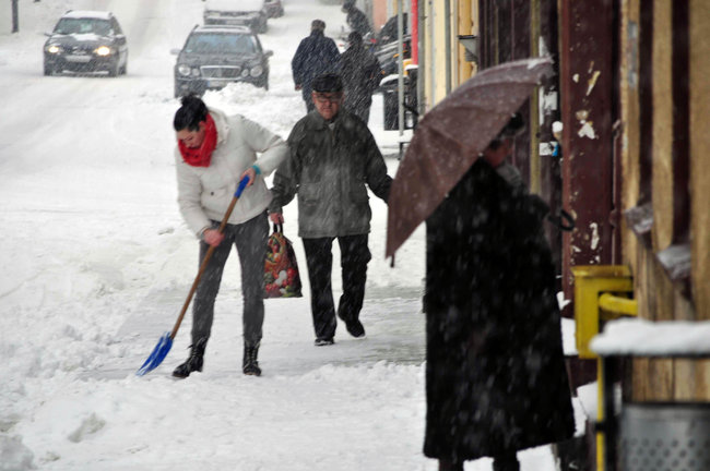 Rano ruch na wielu ulicach stanął
