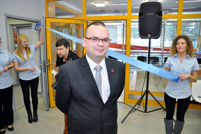 Basen otwarty! Burmistrz już pływał