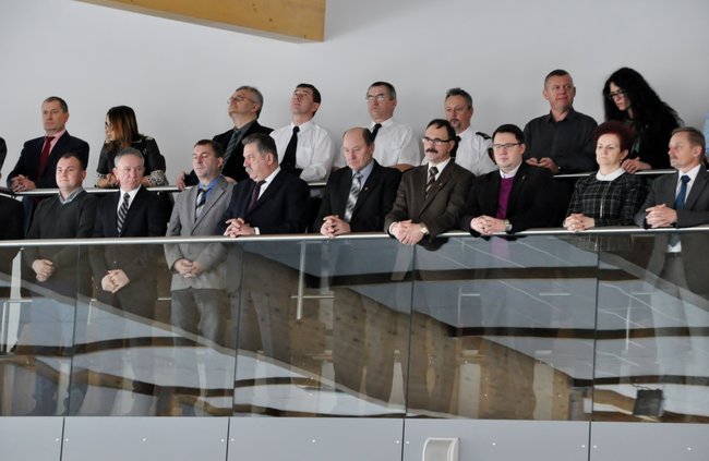 Basen otwarty! Burmistrz już pływał