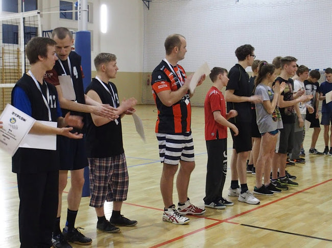 Siatkówka integruje pokolenia