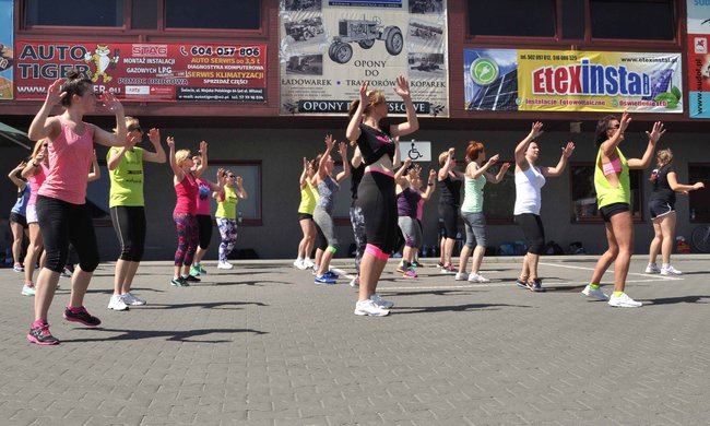 Zumba przy hali