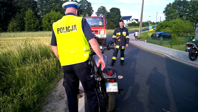 19-latek na motocyklu wyleciał z drogi