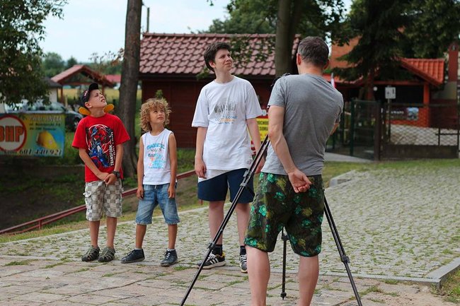 Świecianie grają w filmie