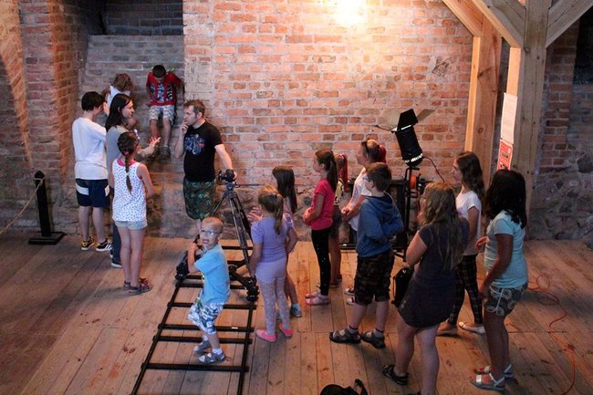 Świecianie grają w filmie