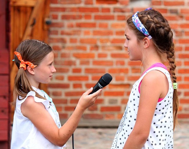 Świecianie grają w filmie