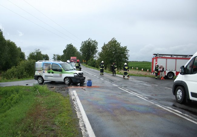 Uderzyła w wóz strażacki jadący do zdarzenia