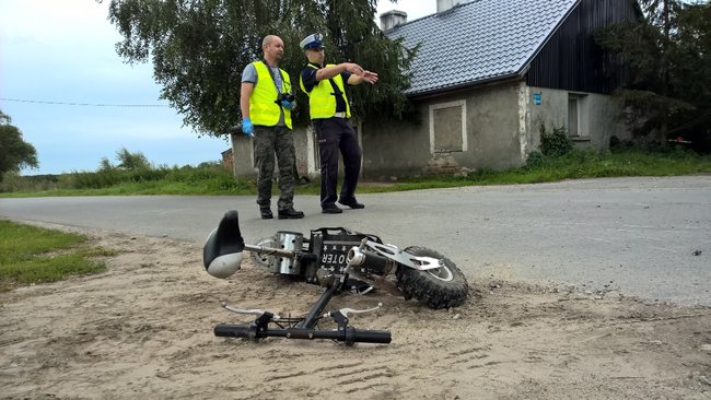 Dwoje dzieci pod kołami samochodu