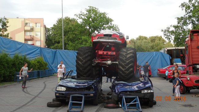 Monster truck w Świeciu - Zdjęcia