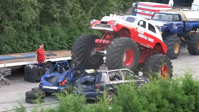 Monster truck w Świeciu - Zdjęcia