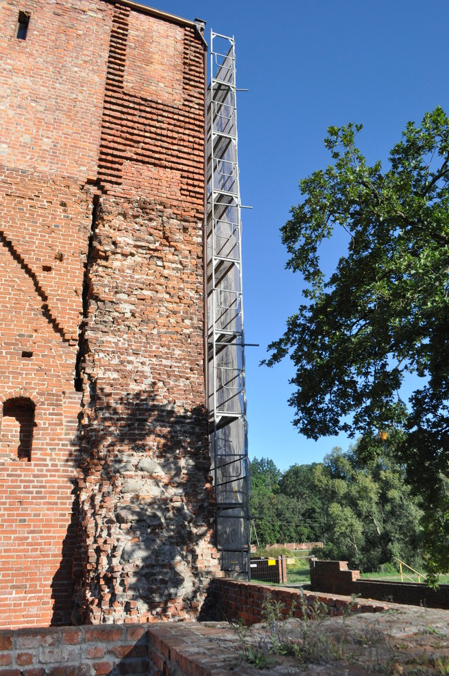 Rozpoczął się remont elewacji zamku