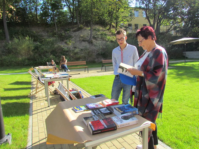 Zobacz, jak wyglądał kiermasz w bibliotece