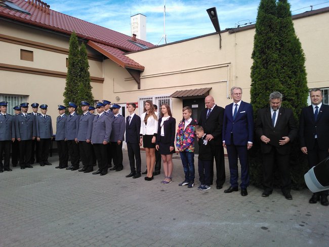 Minister Błaszczak otworzył posterunek policji w Dragaczu
