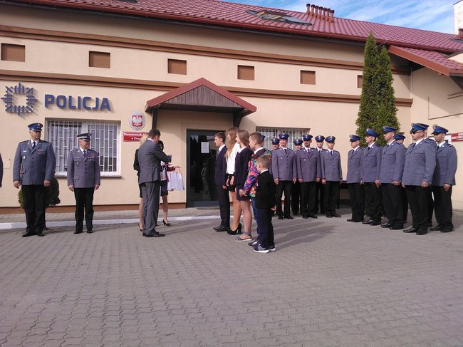 Minister Błaszczak otworzył posterunek policji w Dragaczu
