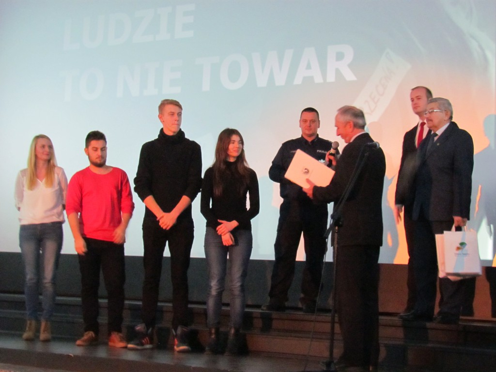 Ostrzegają przed handlem ludźmi