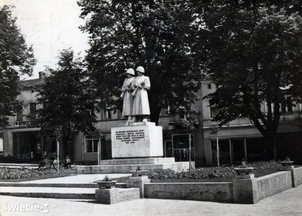 Przewodnik po pomnikach Świecia