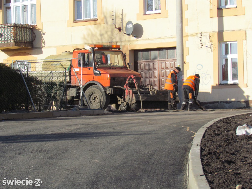 Na połączeniu Wodnej i Polnej jest już asfalt