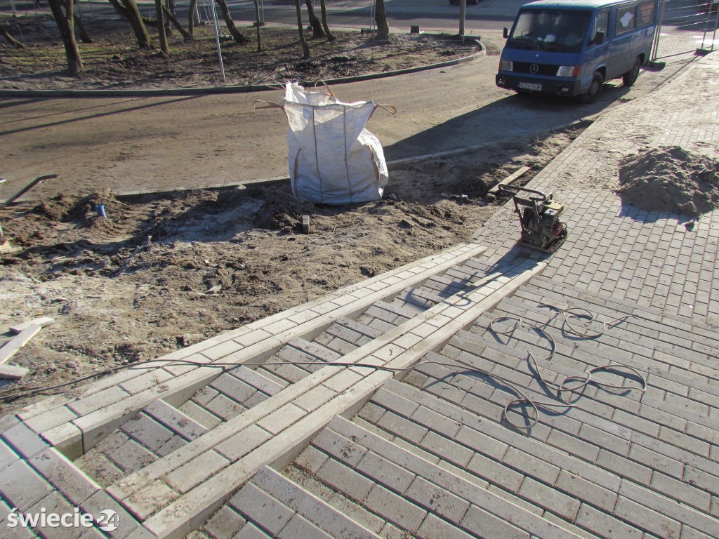 Między Polną i Wodną jest chodnik