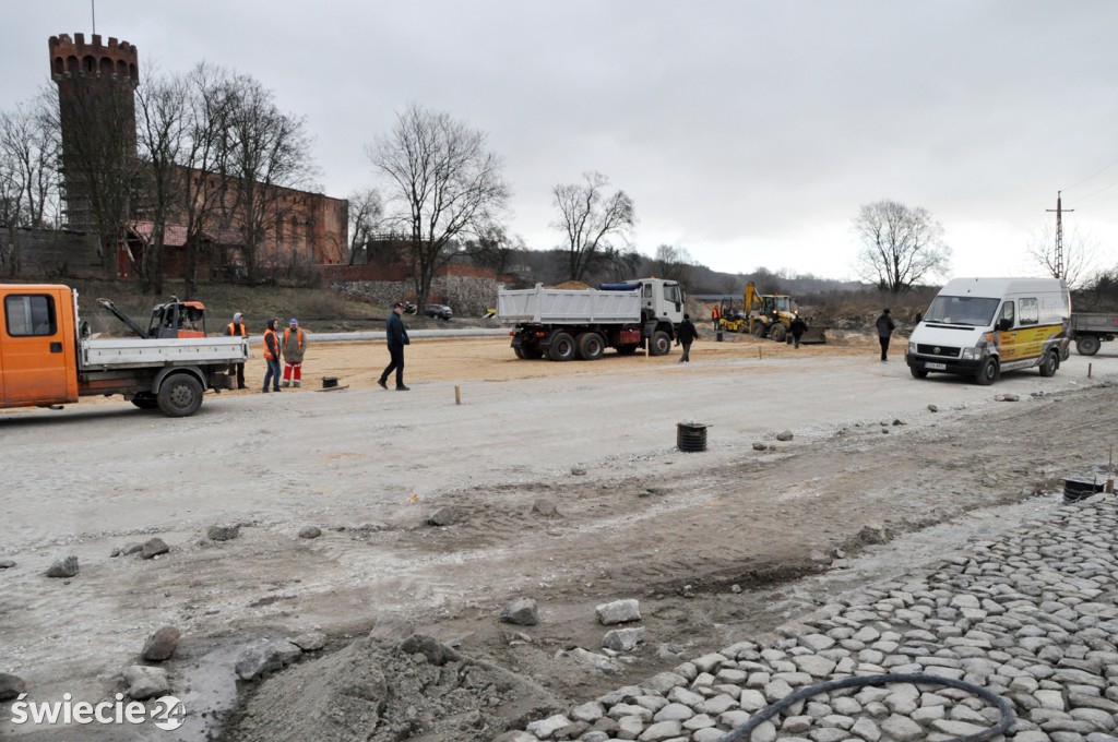 Powstaje parking pod zamkiem