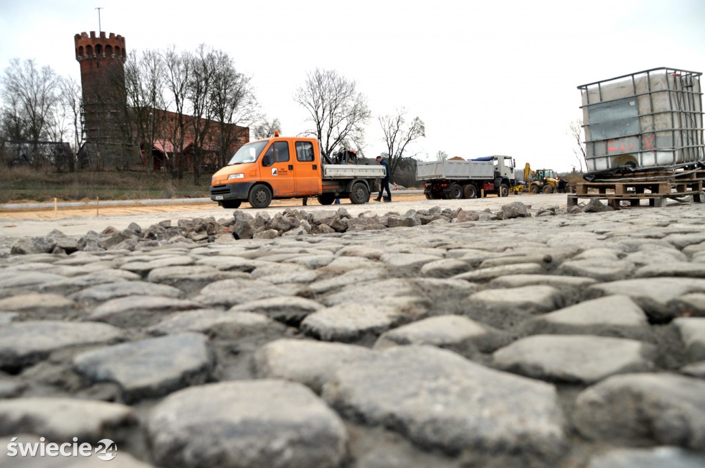 Powstaje parking pod zamkiem