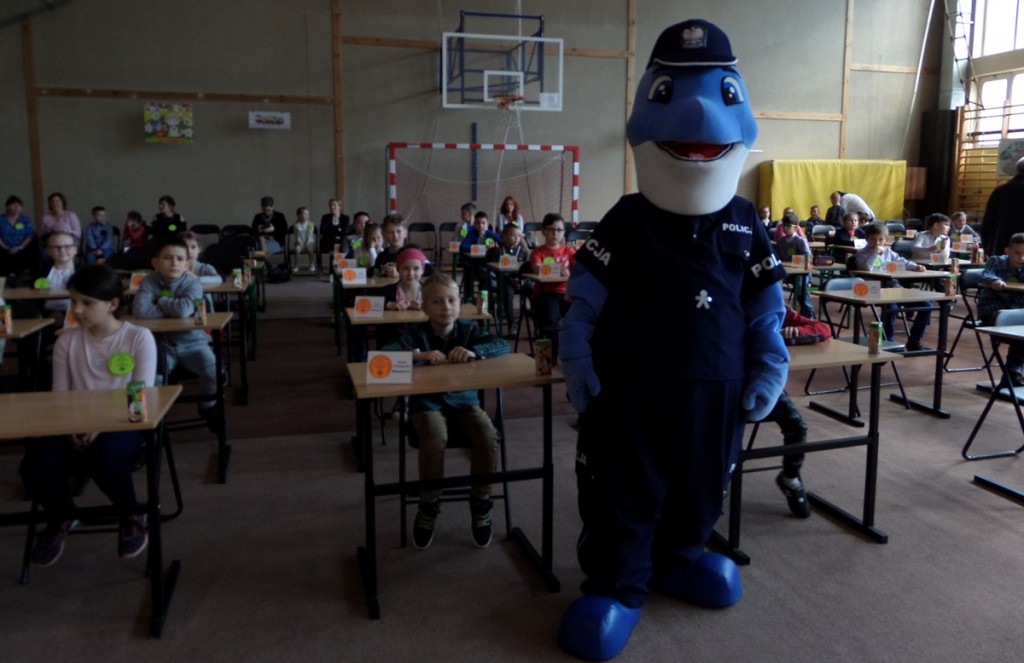 Bezpieczny trzecioklasista na drodze