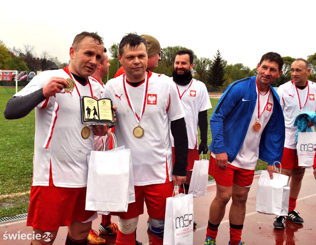 Mecz Pisarze - Czytelnicy... w śniegu