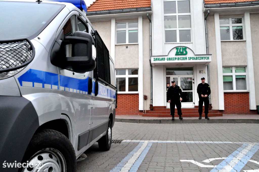 Ewakucja pracowników ZUS w Świeciu