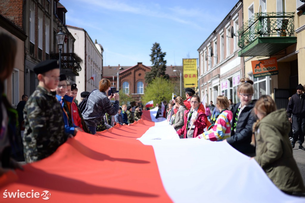 Ponieśli biało - czerwoną. Święto flagi