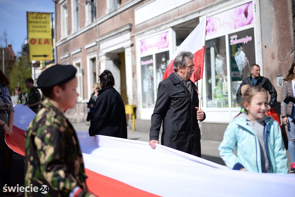 Ponieśli biało - czerwoną. Święto flagi