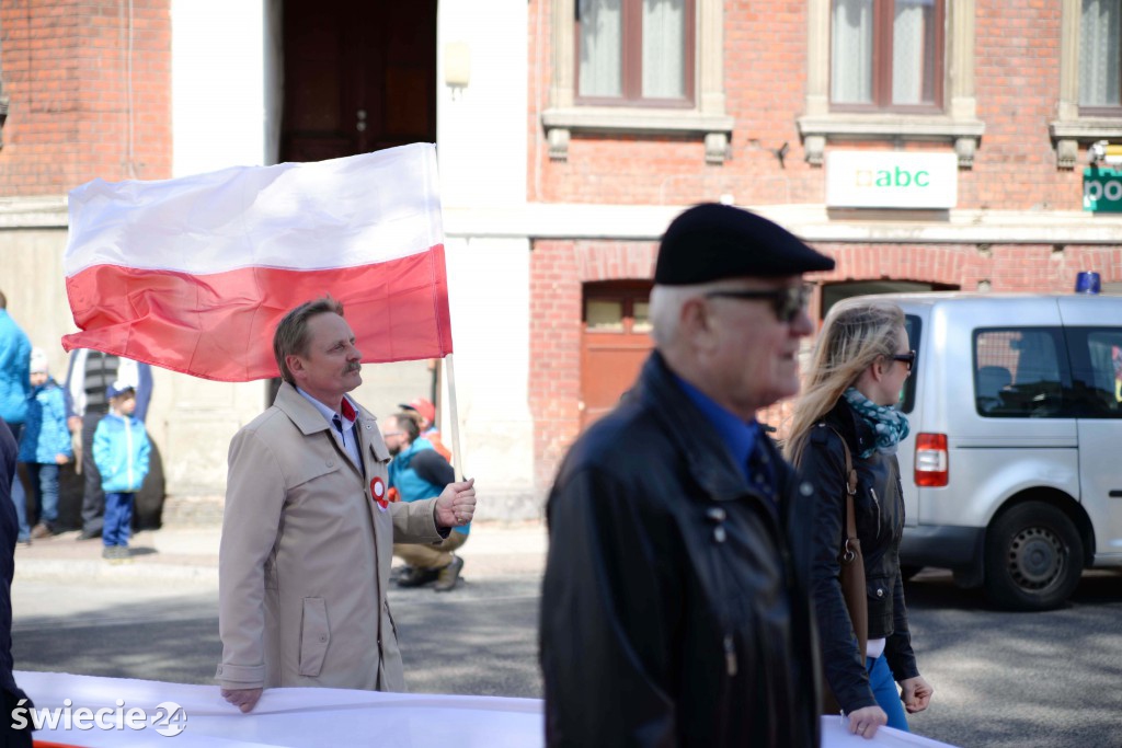 Ponieśli biało - czerwoną. Święto flagi