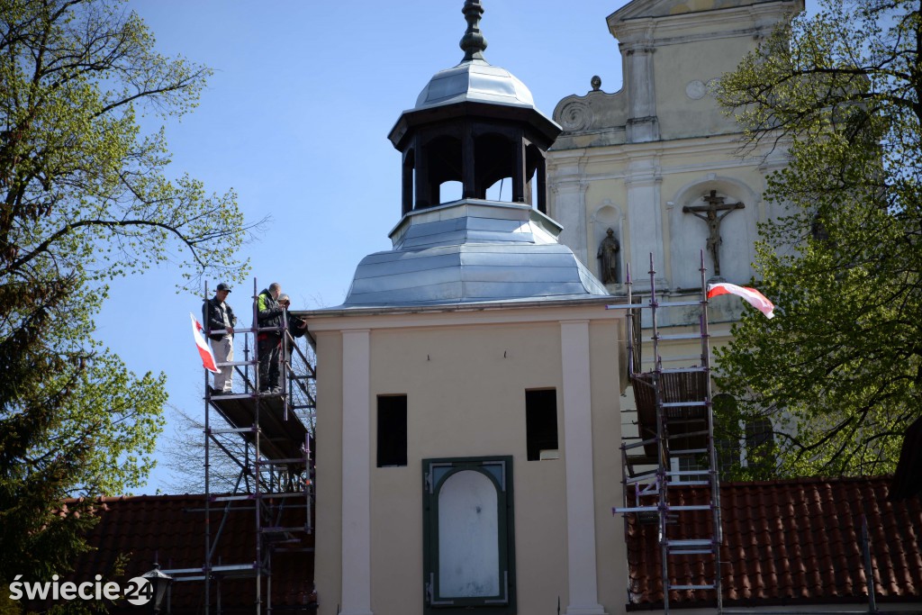 Ponieśli biało - czerwoną. Święto flagi