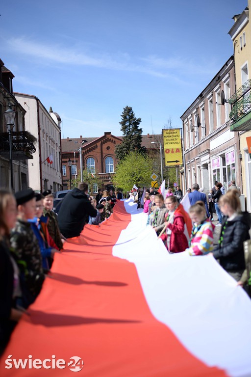 Ponieśli biało - czerwoną. Święto flagi