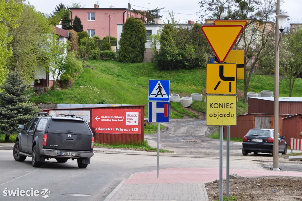 Zamknięte skrzyżowanie JP II i Żwirki