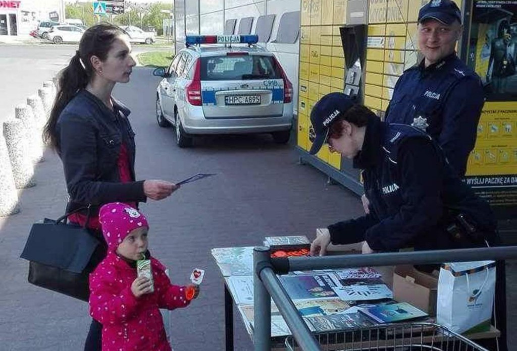 Mundurowi na festynie w Świeciu