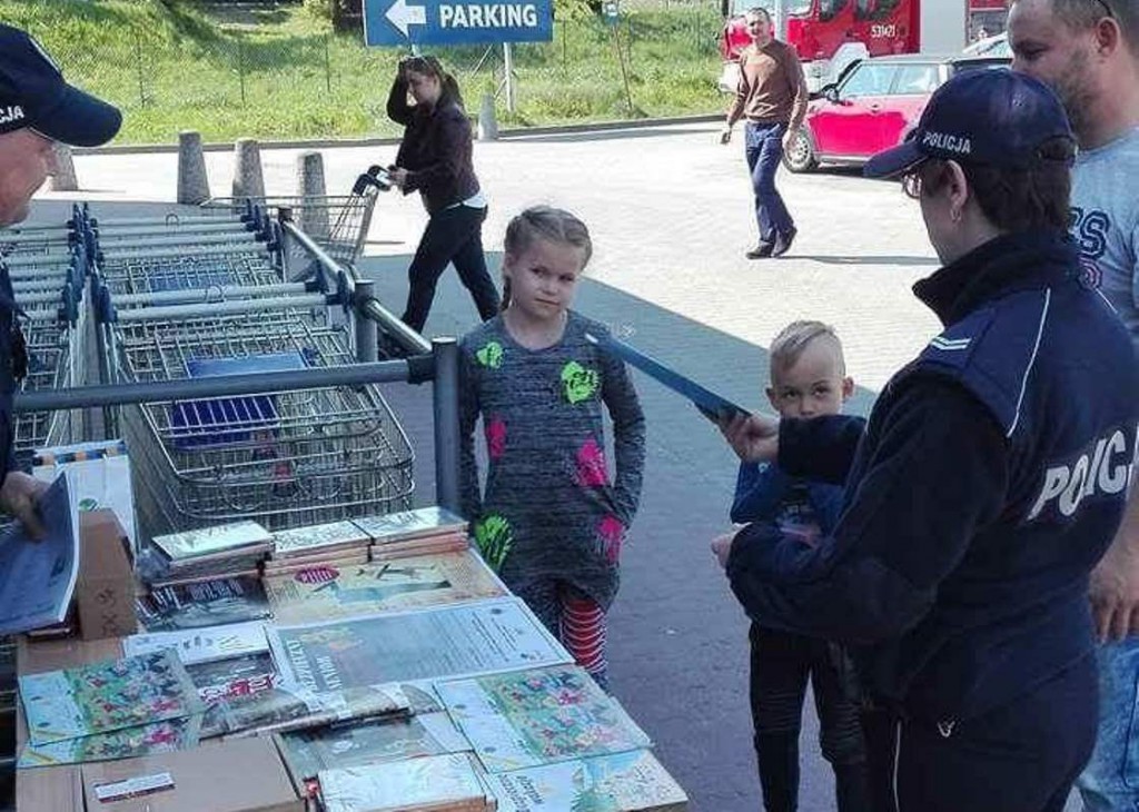 Mundurowi na festynie w Świeciu