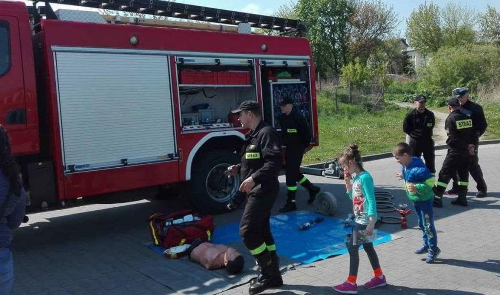 Mundurowi na festynie w Świeciu