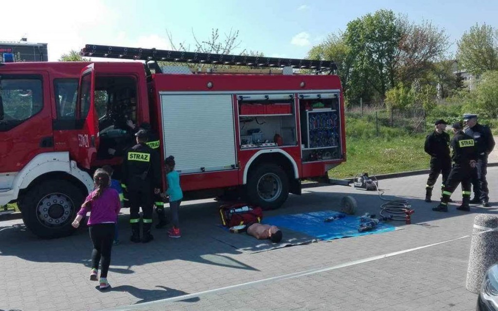 Mundurowi na festynie w Świeciu