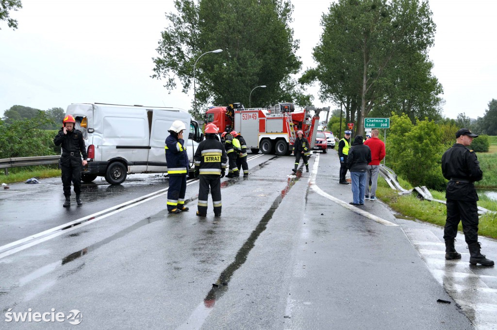 Dachował autokar, 9 osób w szpitalach