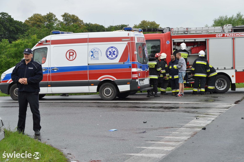 Dachował autokar, 9 osób w szpitalach