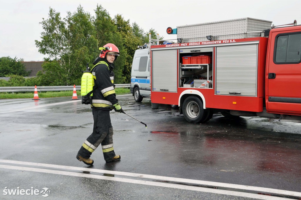 Dachował autokar, 9 osób w szpitalach